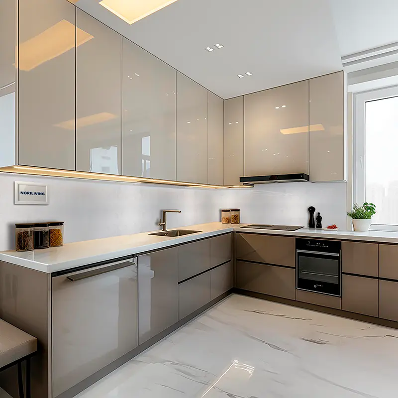 Minimalistische Küche mit Einbauherd und Arbeitsplatte