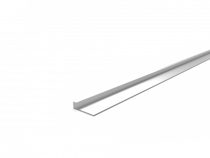 Langes Aluminiumprofil in L-Form für diverse Konstruktionen und Montagen