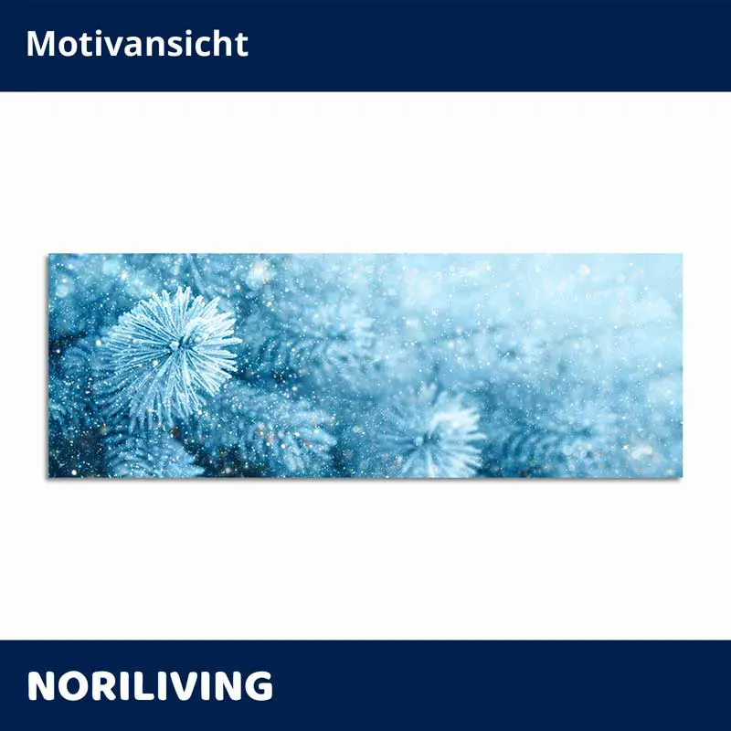 Panorama-Leinwand mit blauen, verschneiten Tannenzweigen