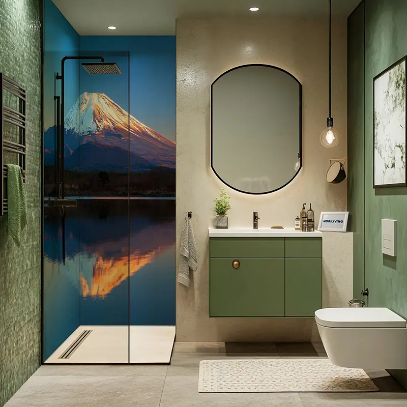 Grüner Waschtisch, Spiegel und Dusche mit Bergmotiv
