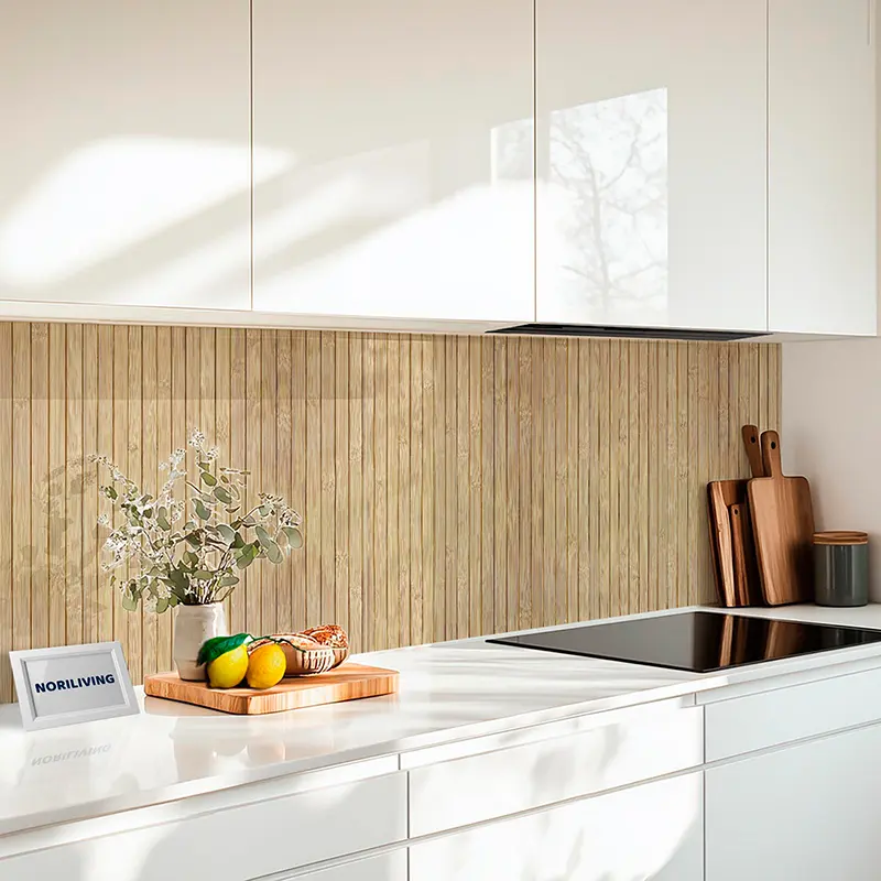 Klebefolie bambusfarbige Holzwand 143 an Küchenrückwand