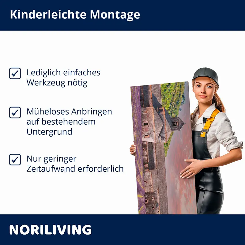 Frau mit Bildpaneel zeigt einfache Montage