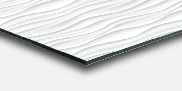 Texturiertes weißes Dekorpanel mit Wellenmuster