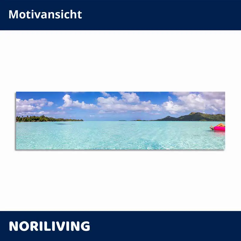 Tropische Bucht mit klarem türkisfarbenem Wasser