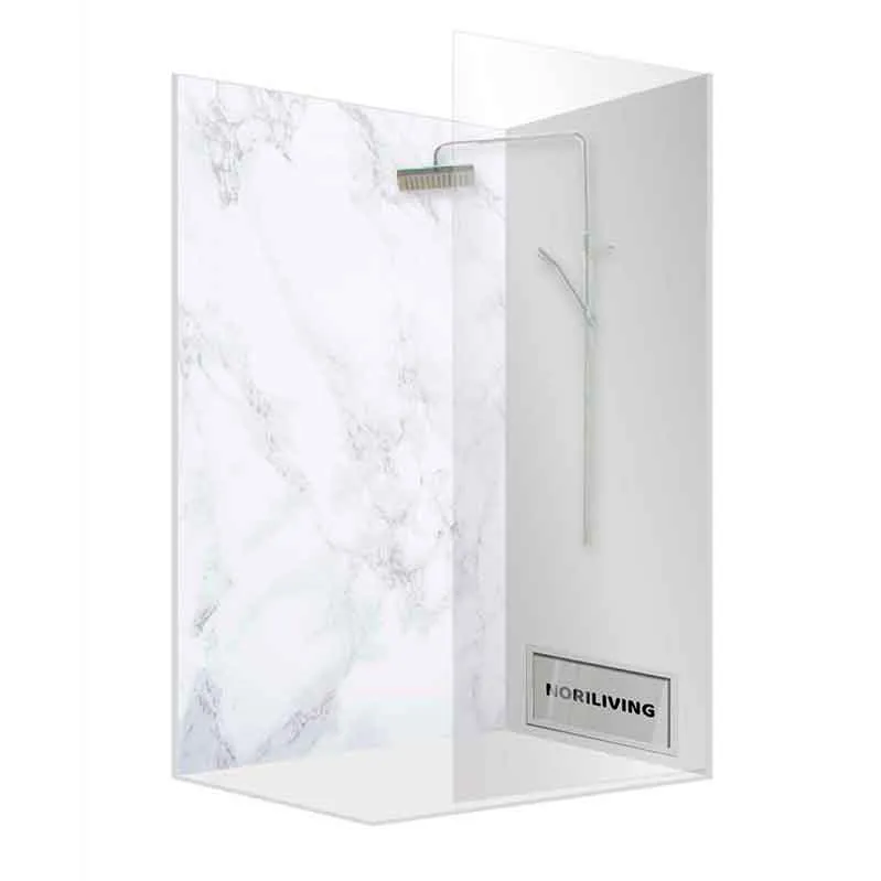 Eckdusche mit Marmorwand und Regenbrause