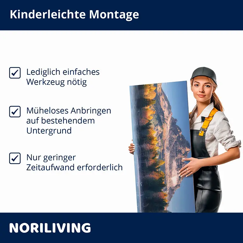 Frau hält großes Noriliving Wandbild mit Landschaft