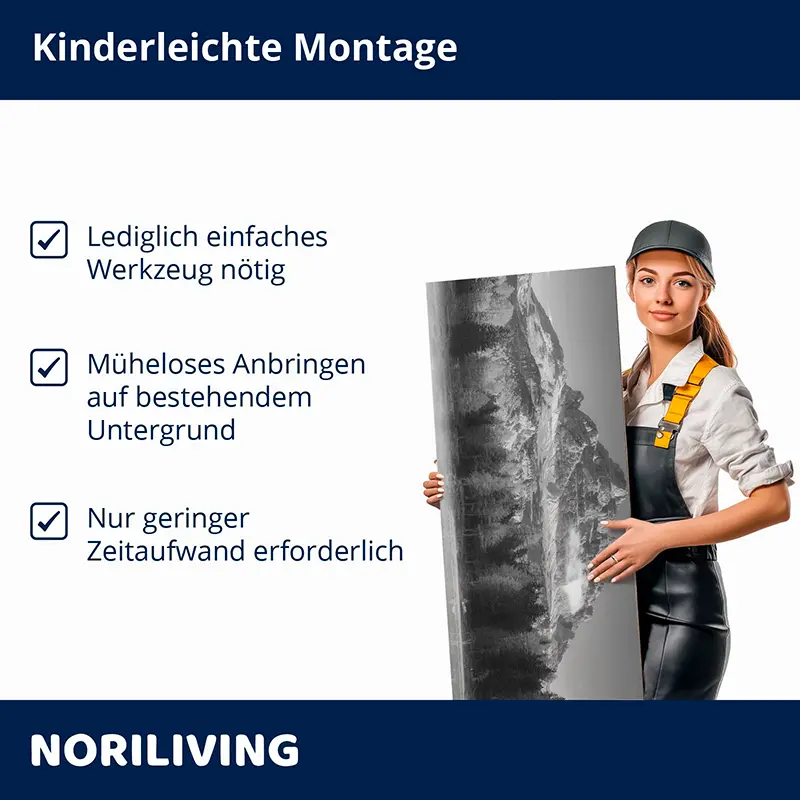 Handwerkerin zeigt leicht zu montierendes Wandpaneel