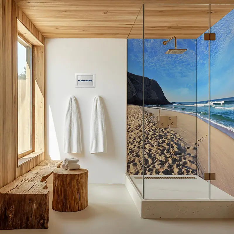 Helles Holzbad mit Glasdusche und Strandmotiv