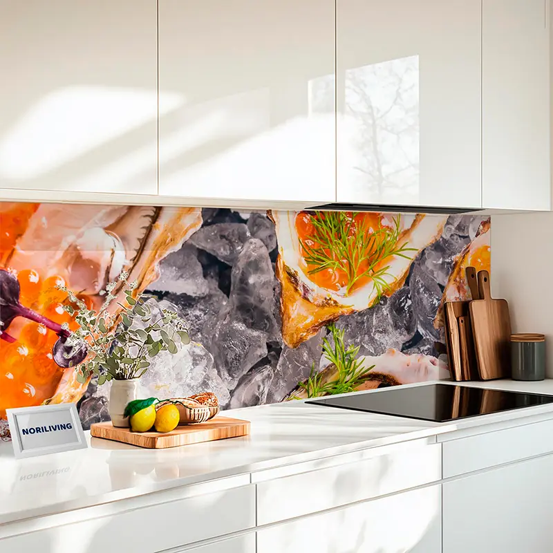 Weiß moderne Küche mit Rückwandbild Austern auf Eis