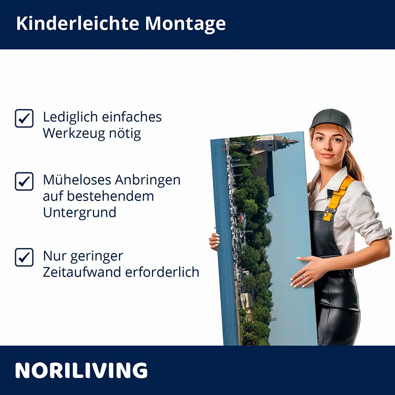 Frau hält großes Panorama-Bild, Montagehinweise