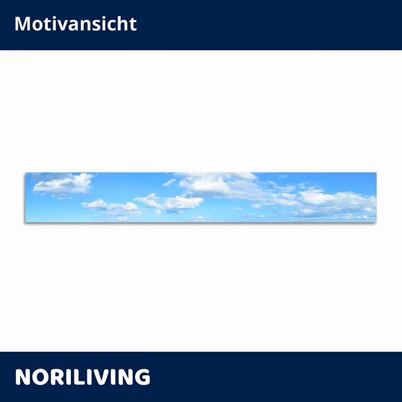 Langes Panorama-Bild blauer Himmel mit Wolken