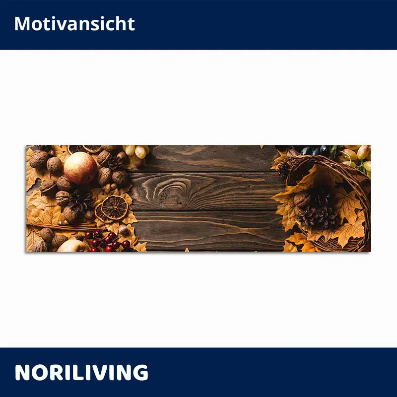 Herbstliche Tischdeko: Blätter, Nüsse und Kranz