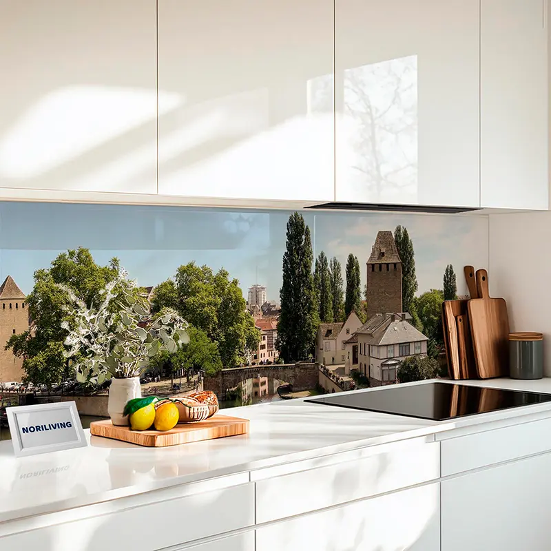 Küchenrückwand Glas Blick auf Petite France und die Ponts Couverts in Straßburg 860